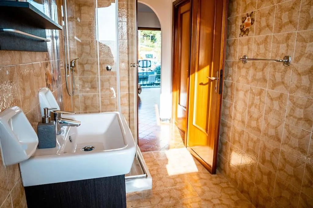 Rainbow House- With Jacuzzi-Wifi-Garden-Balcony-Parking Villa Avegno Holiday home